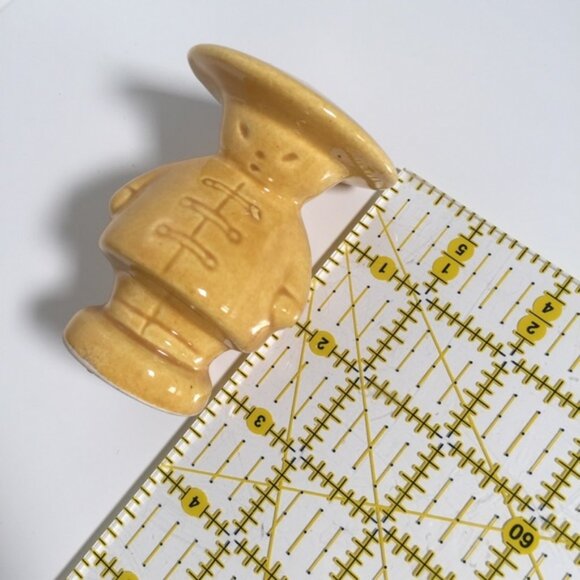 Vintage Retro 50s Asian Salt and Pepper Shaker - Picture 2 of 8